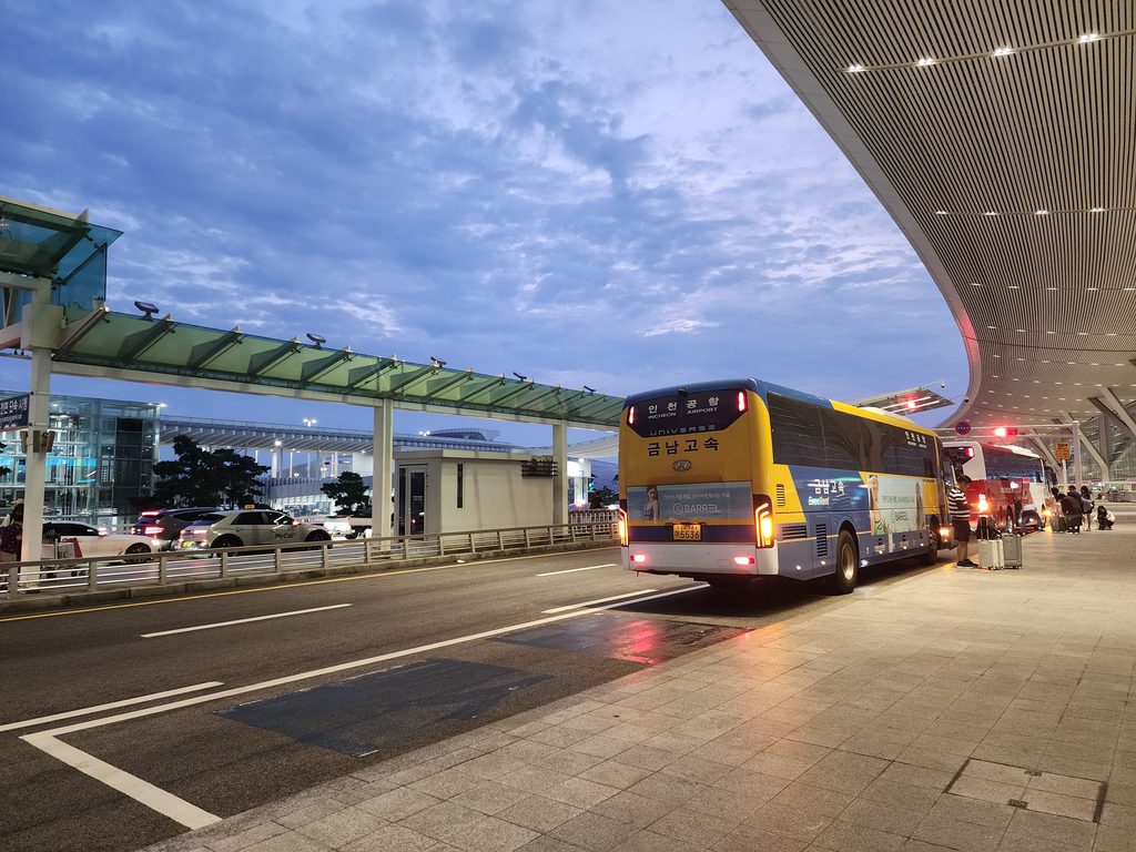 how to get from incheon airport to seoul