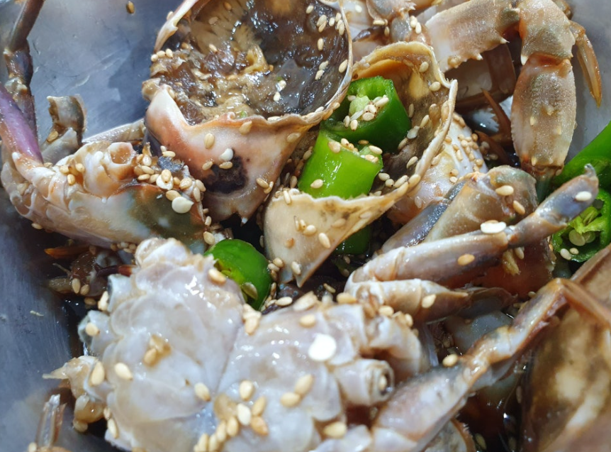 Dukkebi Gejang (두꺼비게장): The Master of Marinated Raw Crab